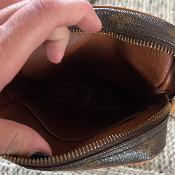 Louis Vuitton monogram crossbody - Picture 4 of 16